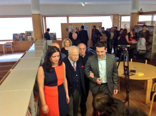 Mario Soáres is meeting now with Alexis #Tsipras and @mmatias_ in #Porto #ELChangeEurope http://t.co/wNSDq9DWRV