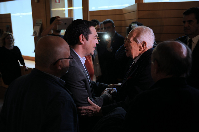 Mario Soares, former President and PM of Portugal congratulates Alexis Tsipras